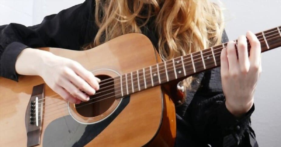 How to Pick the Perfect Acoustic Guitar