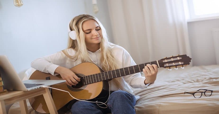 How to Connect Acoustic Guitar to PC