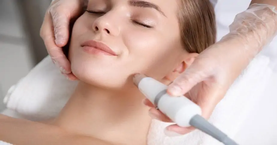 How to Use a Face Massager Machine